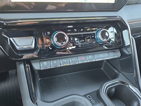 New 2026 GMC Sierra 2500 AT4 w/ AT4 Premium Plus Package image 25