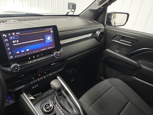 Used 2023 Chevrolet Colorado Trail Boss w/ Technology Package AWD/4WD image 25