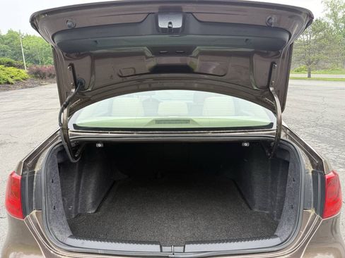 Used 2011 Volkswagen Jetta SE FWD image 13