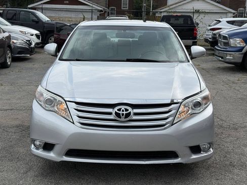 Used 2011 Toyota Avalon Limited FWD image 2