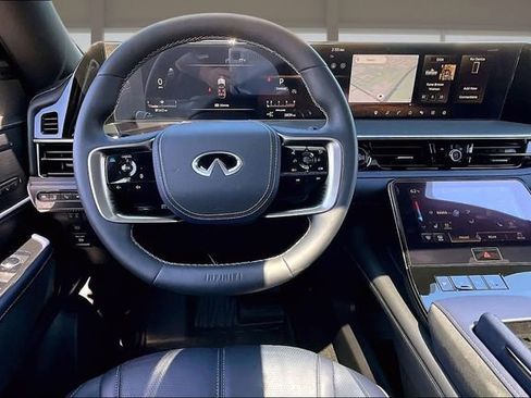 Certified 2026 INFINITI QX80 4WD image 5
