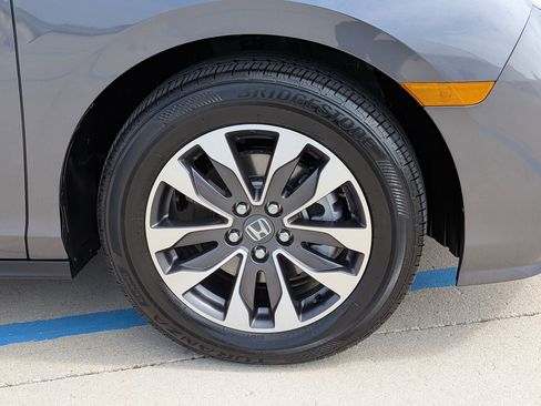Used 2024 Honda Odyssey EX-L image 32