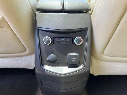 Used 2013 Lincoln MKT AWD image 33