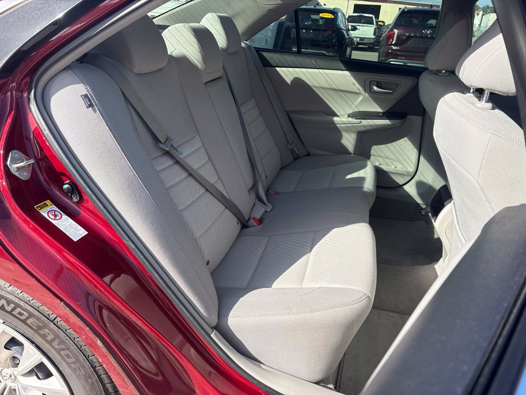 Used 2016 Toyota Camry LE FWD image 18