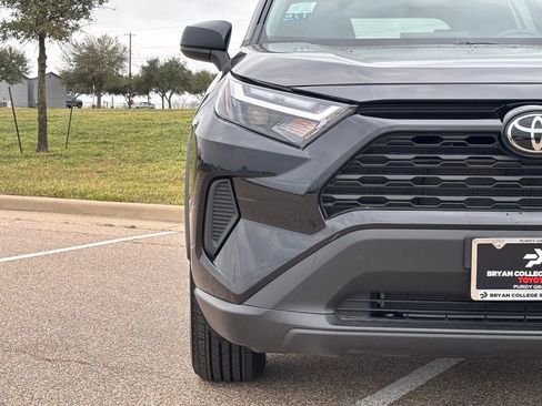 Used 2025 Toyota RAV4 LE image 4