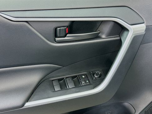 Used 2025 Toyota RAV4 LE image 15