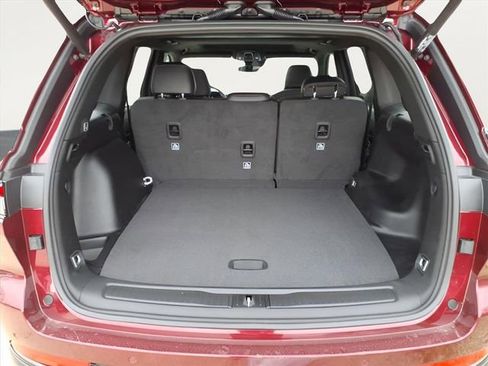 New 2025 Jeep Grand Cherokee Altitude image 5