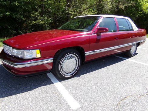 Used 1996 Cadillac De Ville Sedan FWD image 1