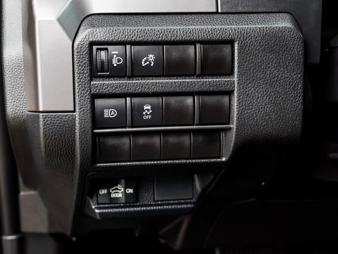 Certified 2025 Toyota Tacoma TRD Off-Road AWD/4WD image 19
