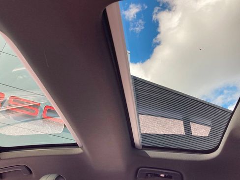 Certified 2023 Porsche Panamera 4 Platinum Edition AWD/4WD image 22