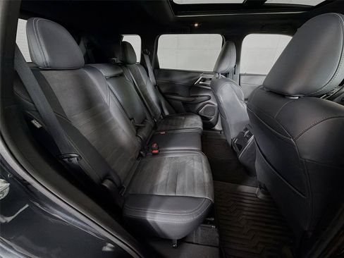 Used 2024 Mitsubishi Outlander SE Black Edition AWD/4WD image 30