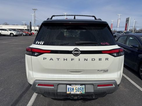 Used 2023 Nissan Pathfinder Platinum image 5