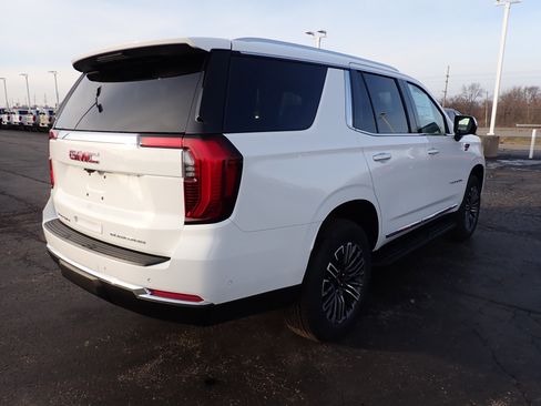 New 2026 GMC Yukon Elevation image 9