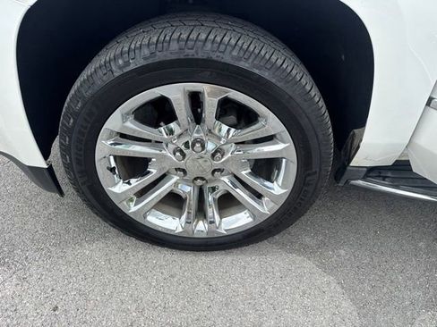 Used 2017 GMC Yukon SLT w/ Premium Edition AWD/4WD image 19