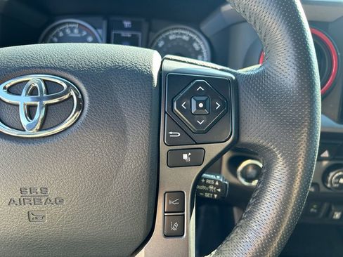 Used 2019 Toyota Tacoma TRD Off-Road w/ Technology Package AWD/4WD image 24