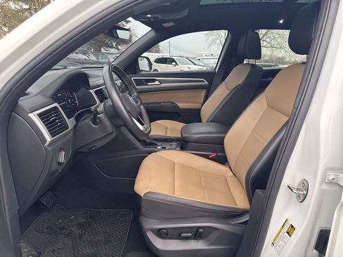 Used 2022 Volkswagen Atlas Cross Sport SE image 11