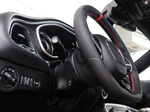 Used 2015 Dodge Challenger R/T Plus RWD image 29