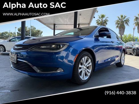 Used 2015 Chrysler 200 Limited image 1