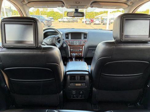 Used 2018 Nissan Pathfinder Platinum AWD/4WD image 8