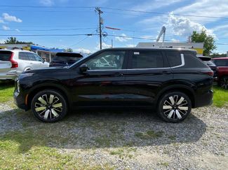 New 2025 Mitsubishi Outlander SE video 2