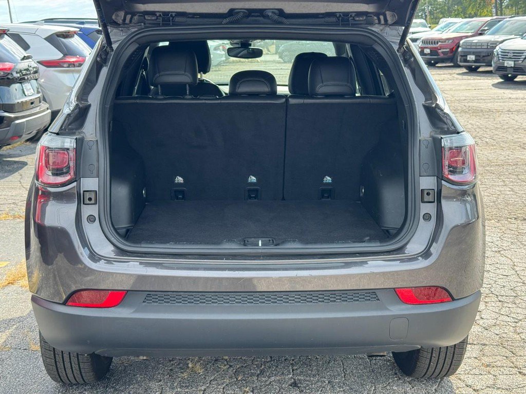 Used 2024 Jeep Compass Latitude AWD/4WD image 5