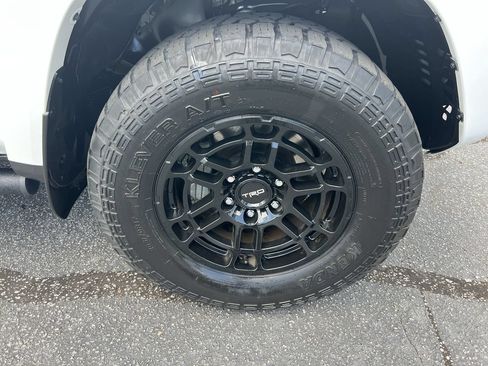 Used 2024 Toyota 4Runner TRD Off-Road Premium w/ Off Road Premium Plus Package AWD/4WD image 13