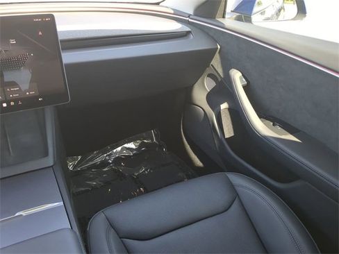 Used 2025 Tesla Model 3 Long Range image 16