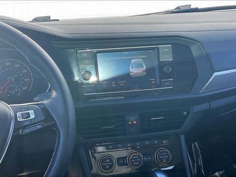 Used 2021 Volkswagen Jetta SE image 7