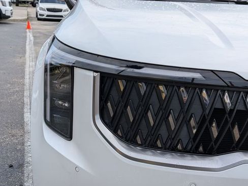 New 2027 Kia Carnival EX FWD image 10