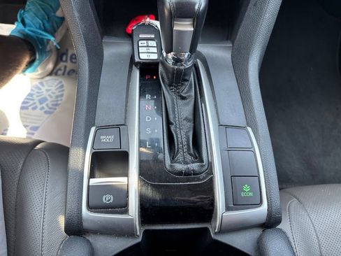 Used 2017 Honda Civic EX-L image 43