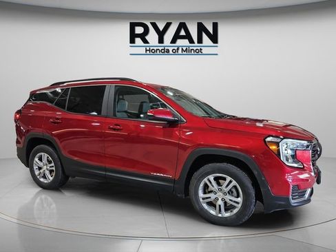 Used 2023 GMC Terrain SLE w/ Driver Convenience Package image 13