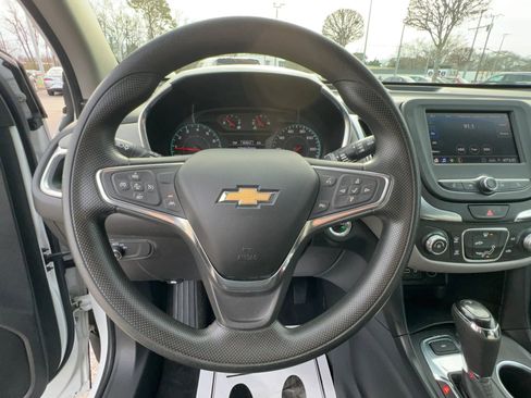 Used 2021 Chevrolet Equinox LS w/ LS Convenience Package image 16