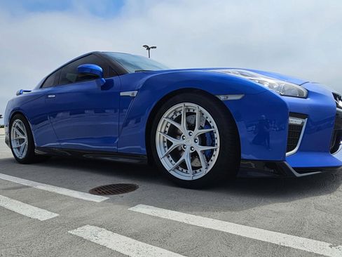 Used 2021 Nissan GT-R Premium AWD/4WD image 16