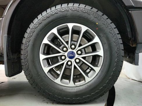 Used 2018 Ford F150 XLT w/ Equipment Group 302A Luxury AWD/4WD image 30