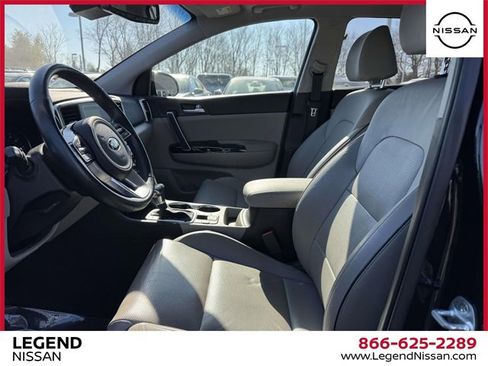 Used 2021 Kia Sportage EX w/ EX Technology Package image 13