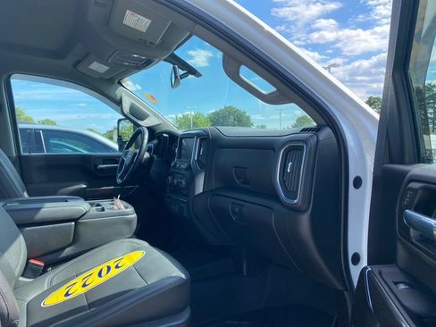 Used 2022 Chevrolet Silverado 2500 LTZ w/ Snow Plow Prep/Camper Package AWD/4WD image 9