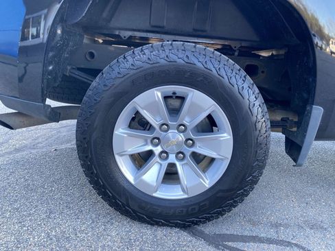 Used 2023 Chevrolet Silverado 1500 LT AWD/4WD image 7