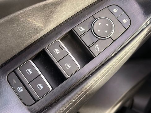 Certified 2026 Nissan Rogue SL FWD image 20