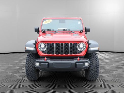 Used 2025 Jeep Gladiator Rubicon w/ Convenience Group AWD/4WD image 10
