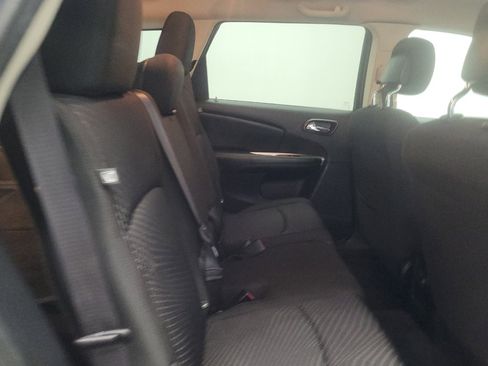 Used 2019 Dodge Journey SE FWD image 19
