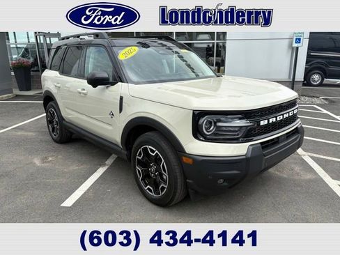 Used 2025 Ford Bronco Sport Outer Banks w/ Outer Banks Tech Package+ AWD/4WD image 1