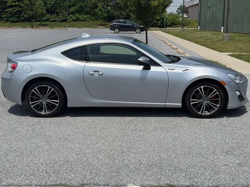 Used 2016 Scion FR-S RWD image 9