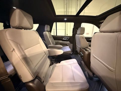 Used 2023 Chevrolet Tahoe Z71 w/ Luxury Package AWD/4WD image 34