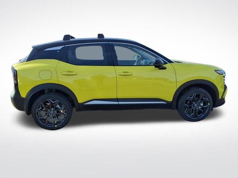 New 2026 Nissan Kicks SR w/ Cold Weather Package image 8