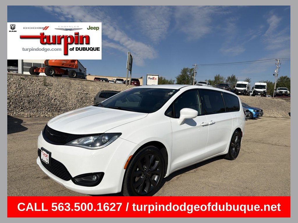 Used 2019 Chrysler Pacifica Touring Plus w/ S Appearance Package FWD image 1