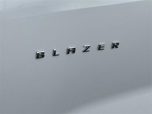 Used 2025 Chevrolet Blazer LT image 30