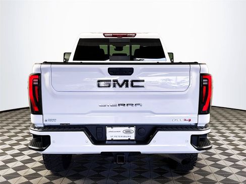Used 2024 GMC Sierra 2500 AT4 w/ AT4 Premium Plus Package AWD/4WD image 6