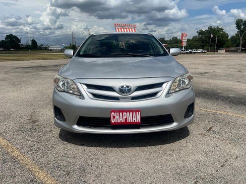 Used 2011 Toyota Corolla LE FWD image 3