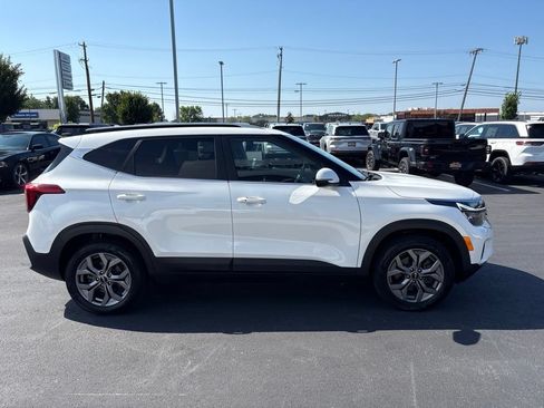 Used 2024 Kia Seltos S AWD/4WD image 6