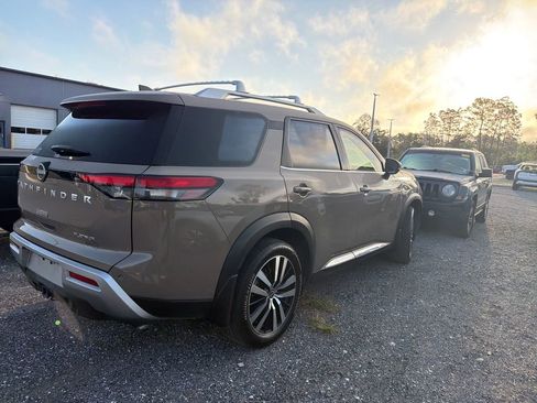 Used 2025 Nissan Pathfinder Platinum w/ Cargo Package FWD image 5